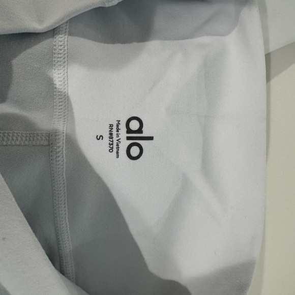 ALO Yoga White Leggings - Picture 4 of 5